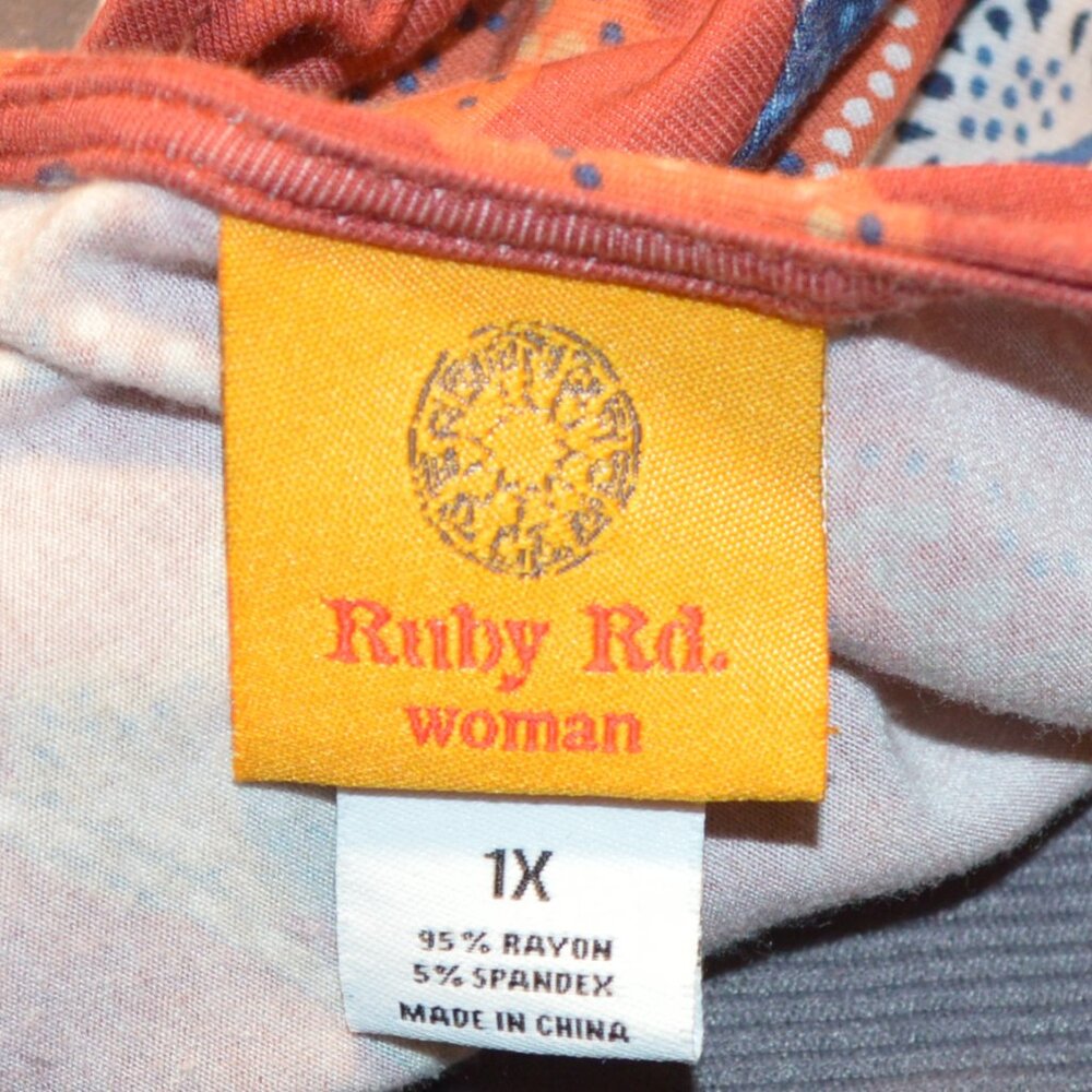 Ruby Rd. Woman 1X Rust Floral L/S Tunic - Picture 4 of 5